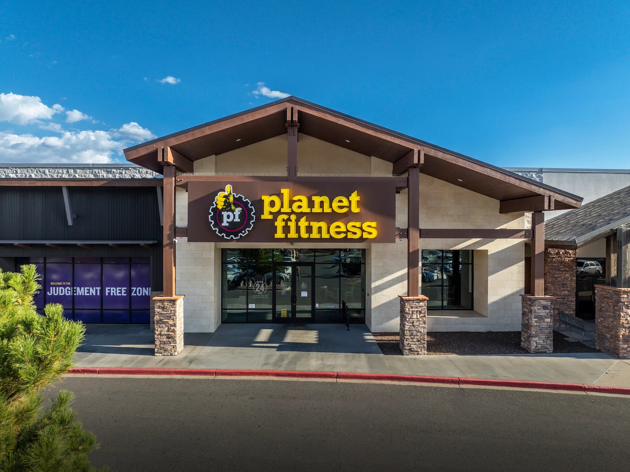 Flagstaff Mall - View 15